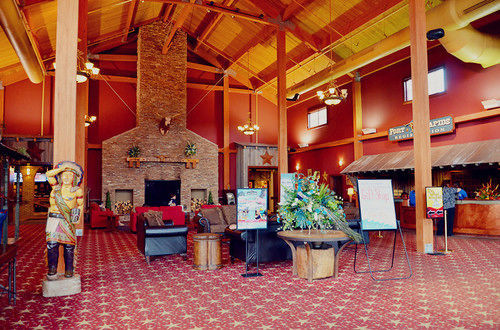 Rapids Indoor Waterpark Resort
