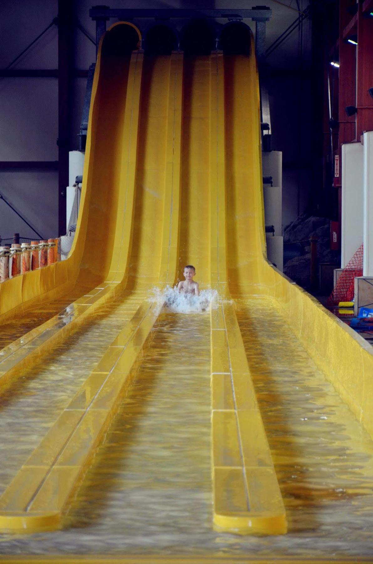 Resort Rapids Indoor Waterpark Columbus